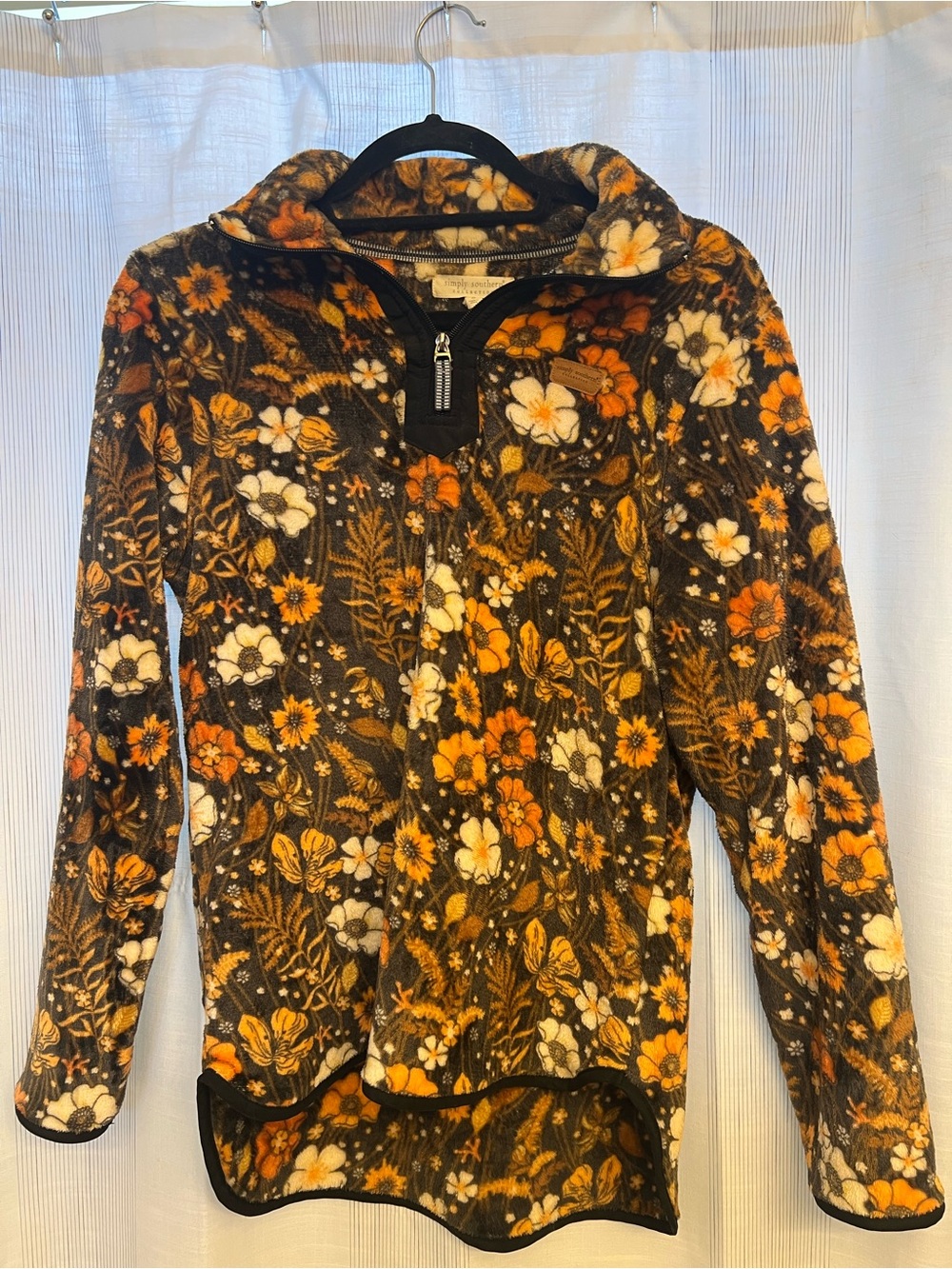 Adorable autumnal pullover, brand new